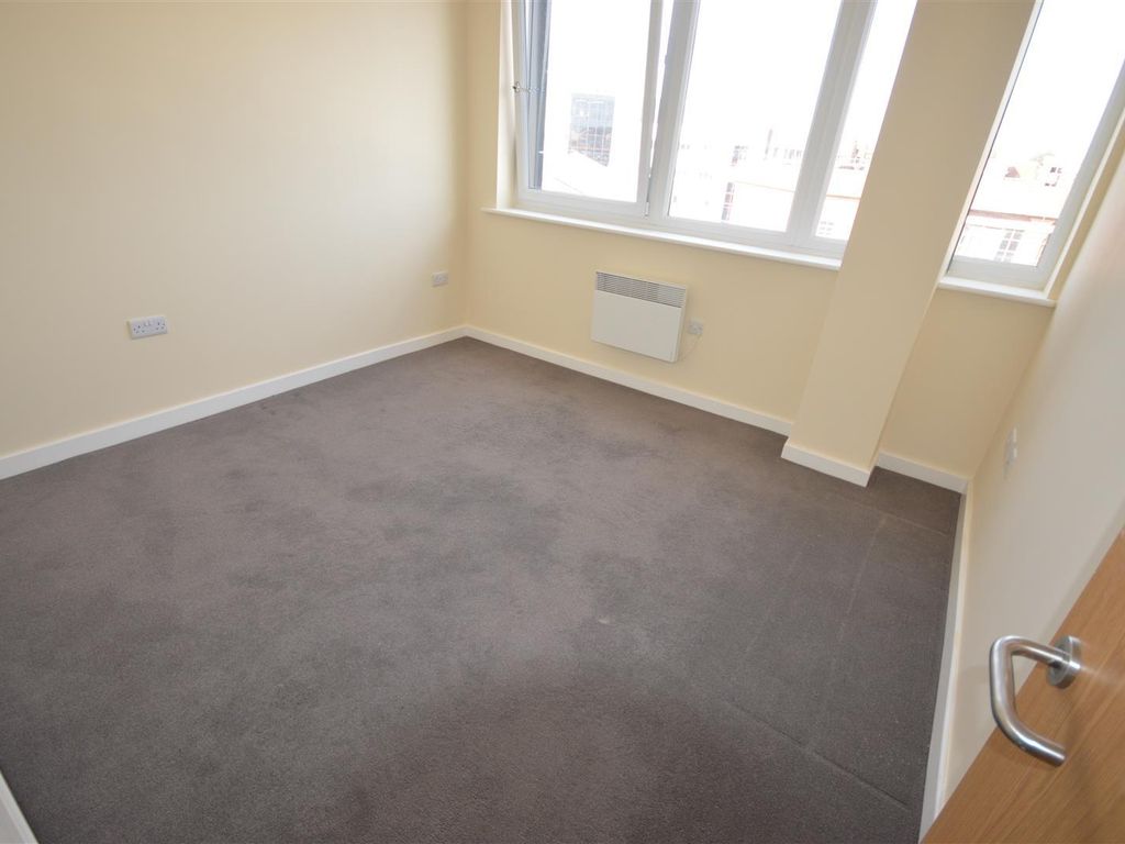 1 bed flat to rent in St. Georges Retail Park, St. Georges Way, Leicester LE1, £675 pcm
