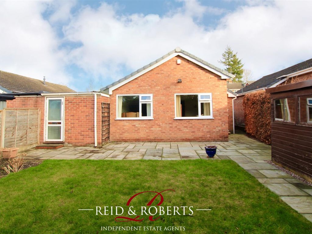 3 bed detached bungalow for sale in Ffordd Pentre, Mold CH7, £220,000