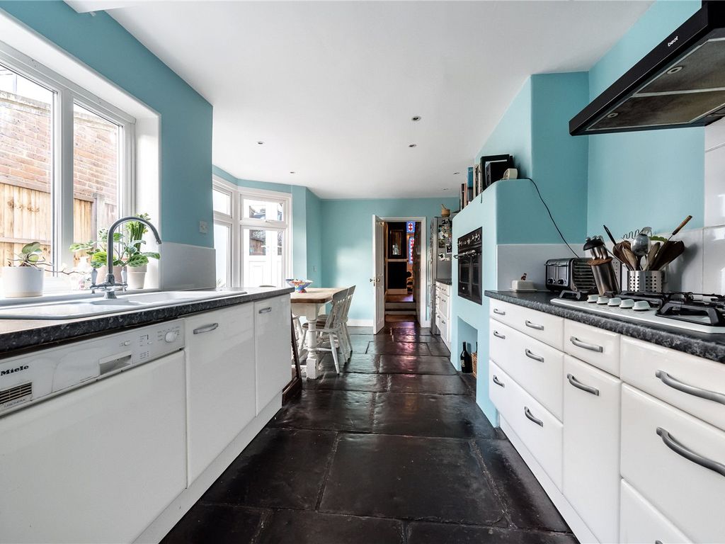 4 bed terraced house for sale in Carnarvon Road, Barnet EN5, £895,000