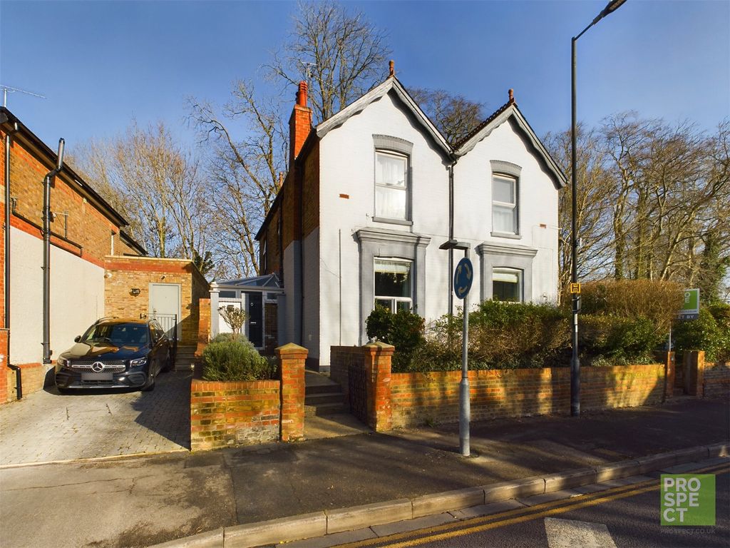1 bed maisonette for sale in Grenfell Road, Maidenhead, Windsor And, Maidenhead SL6, £315,000