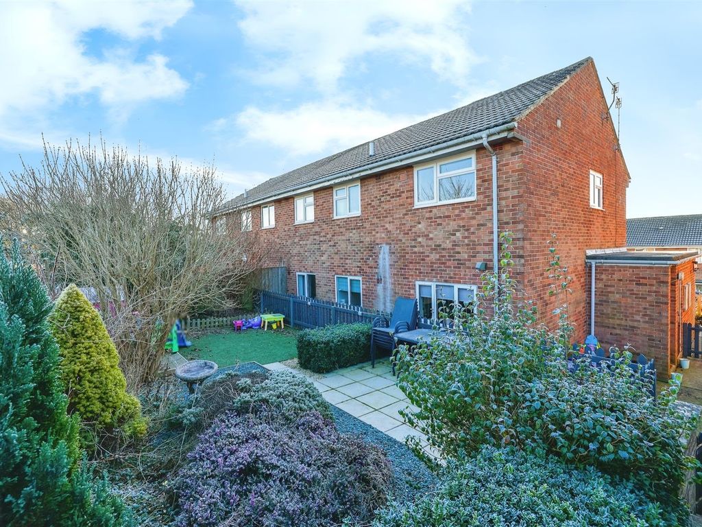 2 bed maisonette for sale in Paddock Close, Enford, Pewsey SN9, £190,000