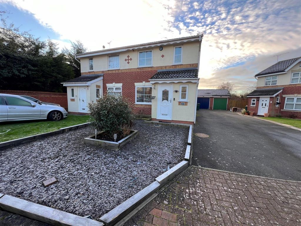 3 bed property for sale in Wedgewood Close, Coventry CV2, £240,000