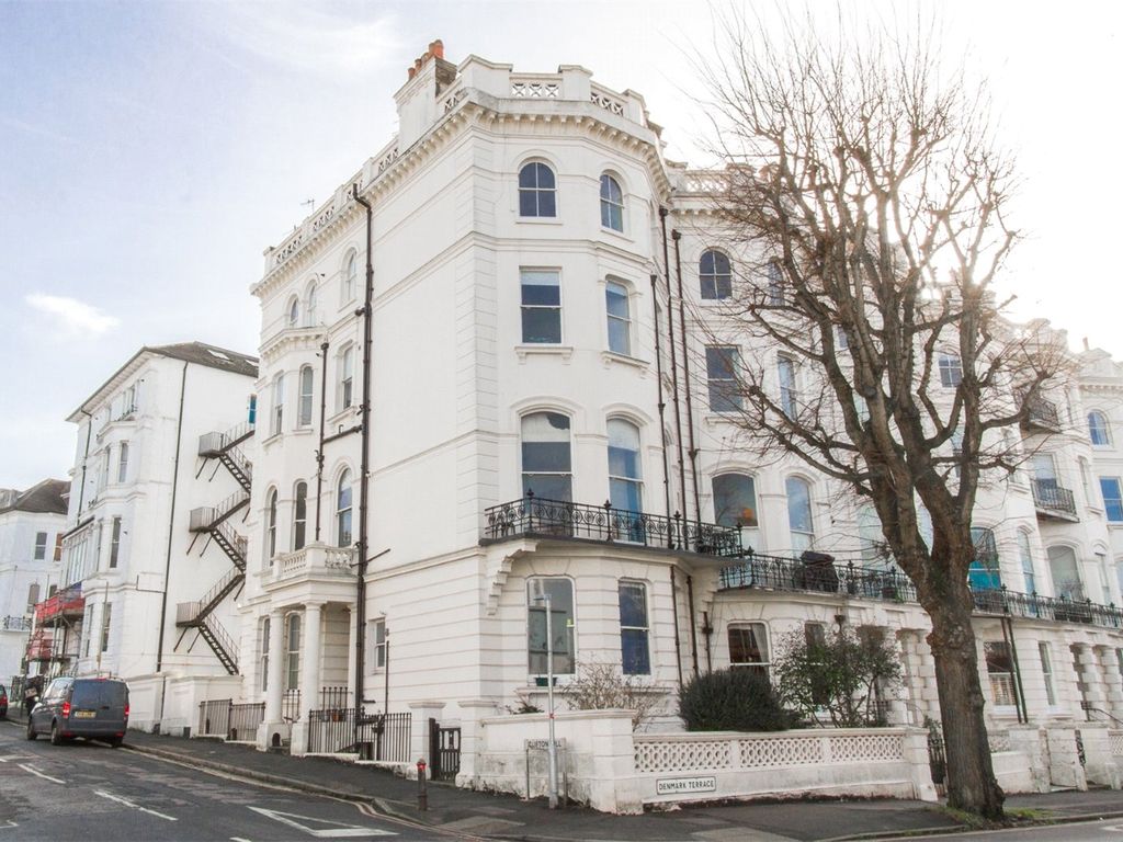 2 bed flat to rent in Denmark Terrace, Brighton, East Sussex BN1, £1,650 pcm
