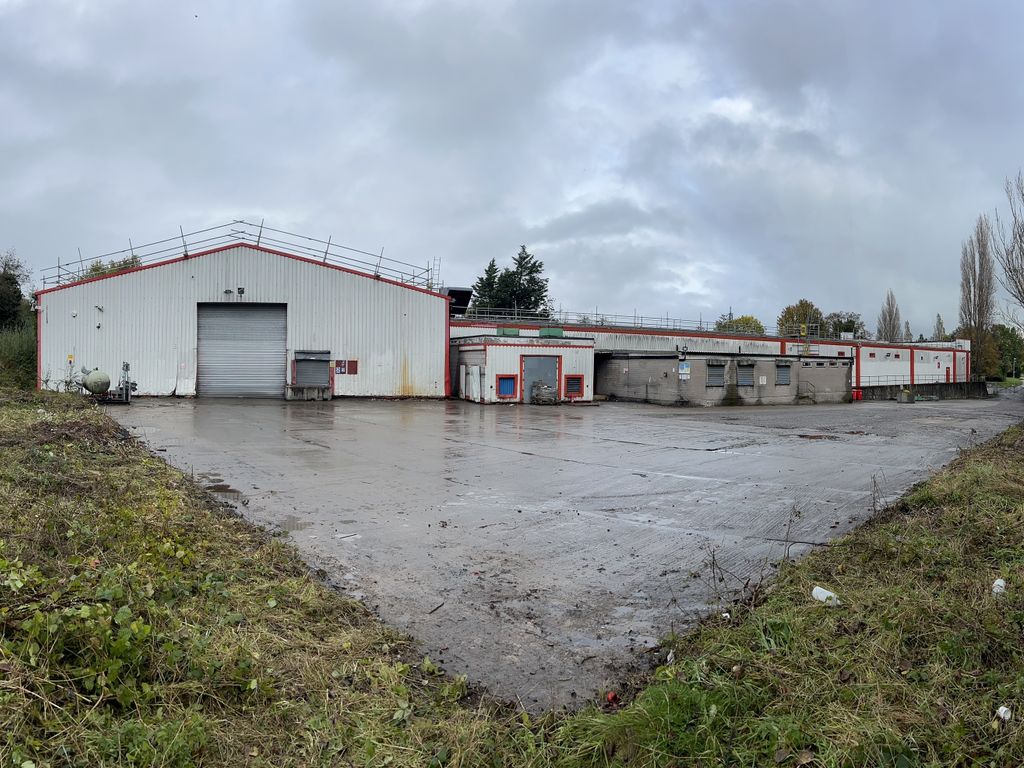 Industrial for sale in LL13, Non quoting