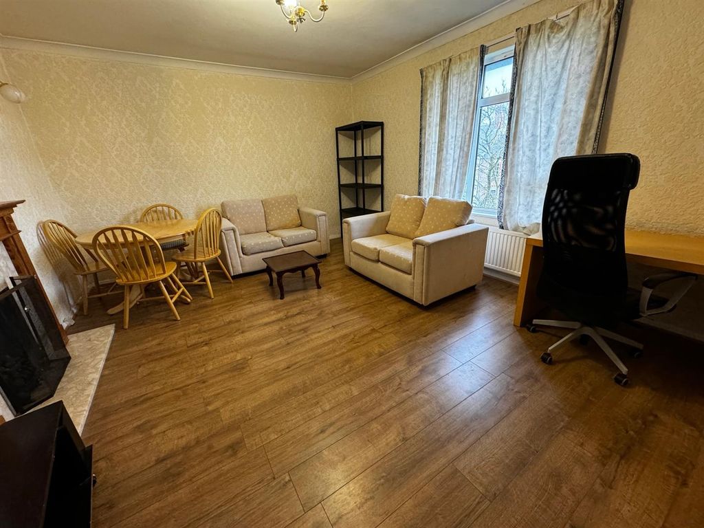 2 bed flat to rent in The Chains, Durham DH1, £900 pcm