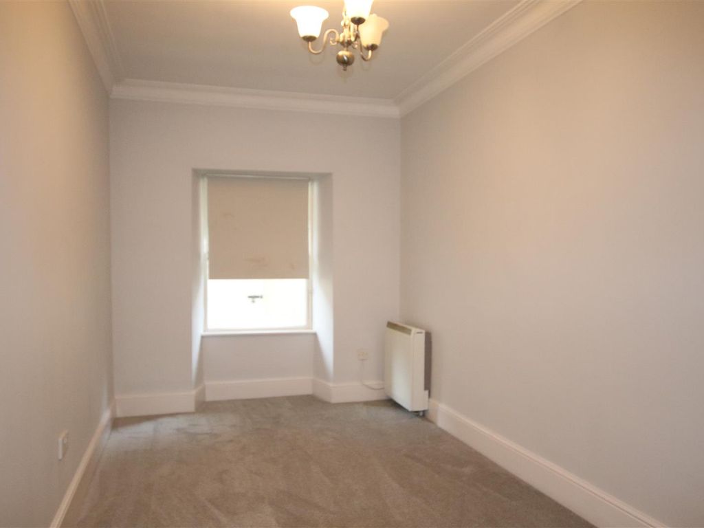 2 bed flat to rent in Henrietta Street, Bath BA2, £1,500 pcm