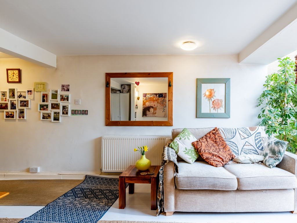 1 bed flat for sale in Garden Flat, Coronation Road, Southville, Bristol BS3, £230,000
