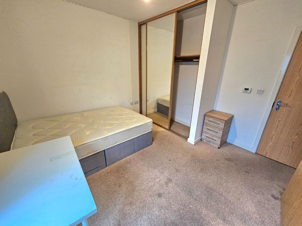 Room to rent in Ellis Mews, Birmingham B15, £725 pcm