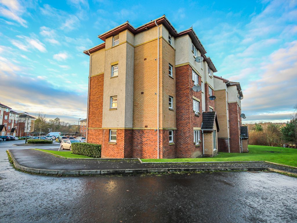 2 bed flat to rent in Burnvale Place, Livingston EH54, £750 pcm