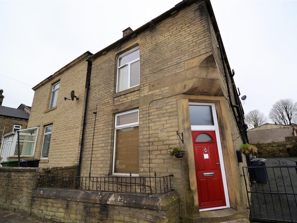 2 bed end terrace house to rent in Ford, Queensbury, Bradford BD13, £575 pcm