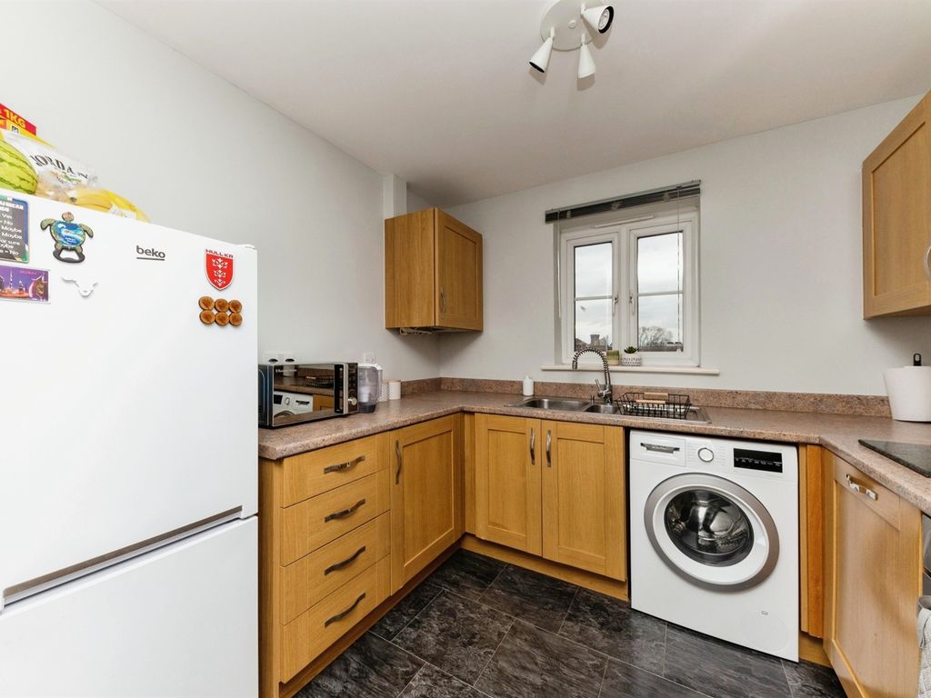 2 bed flat for sale in Gadwall Way, Scunthorpe DN16, £82,500