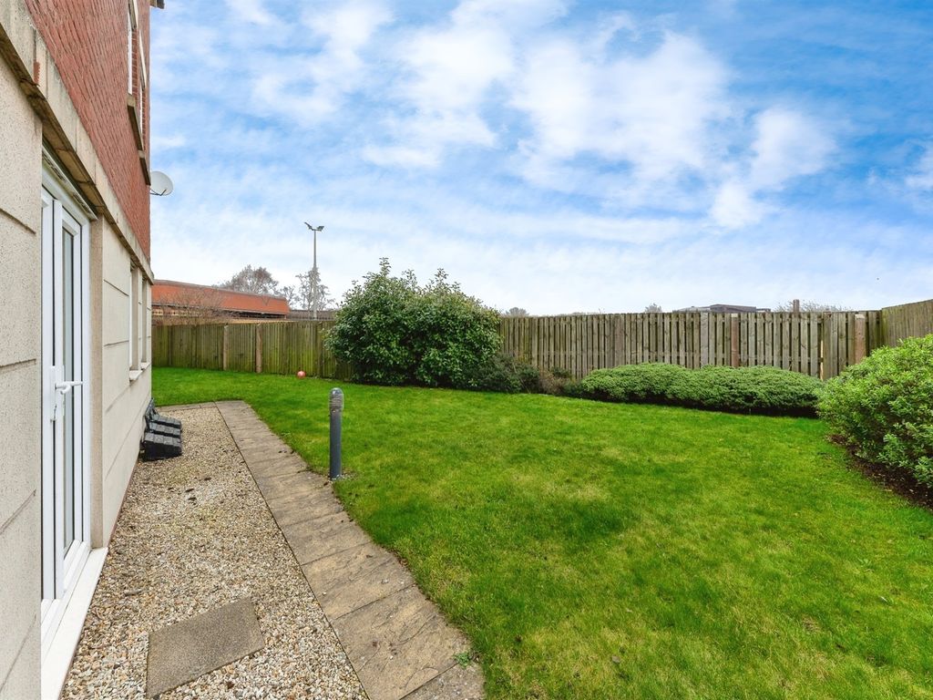 2 bed flat for sale in Gadwall Way, Scunthorpe DN16, £82,500