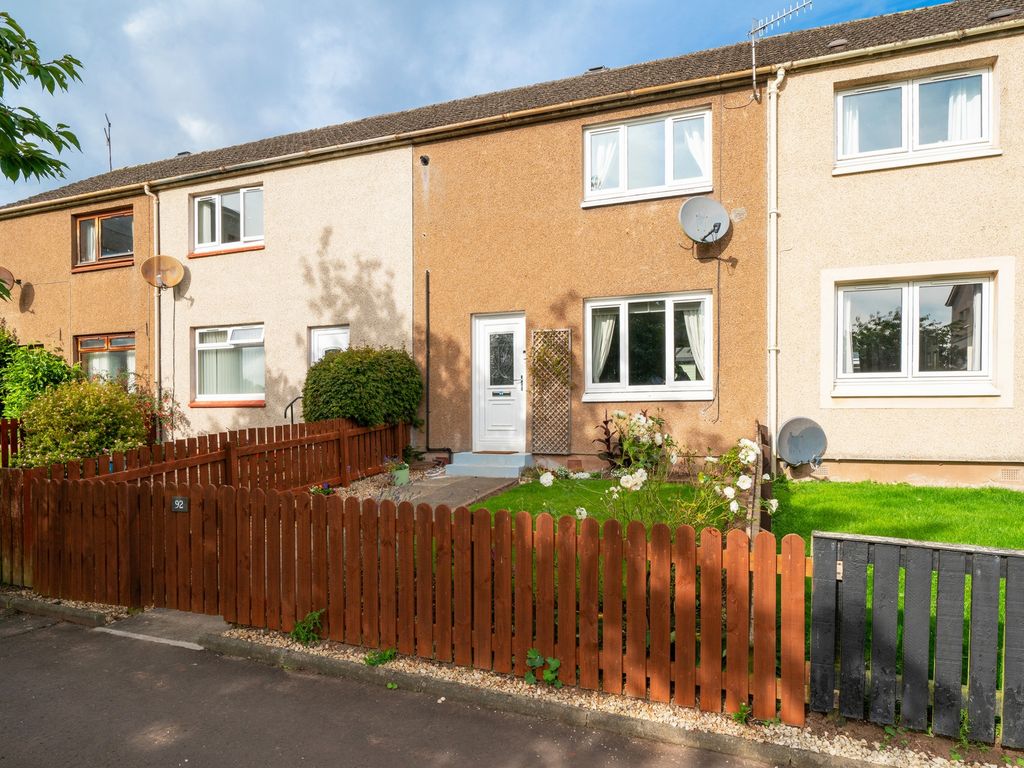 2 bed terraced house for sale in Kinloss Park, Cupar KY15, £95,000