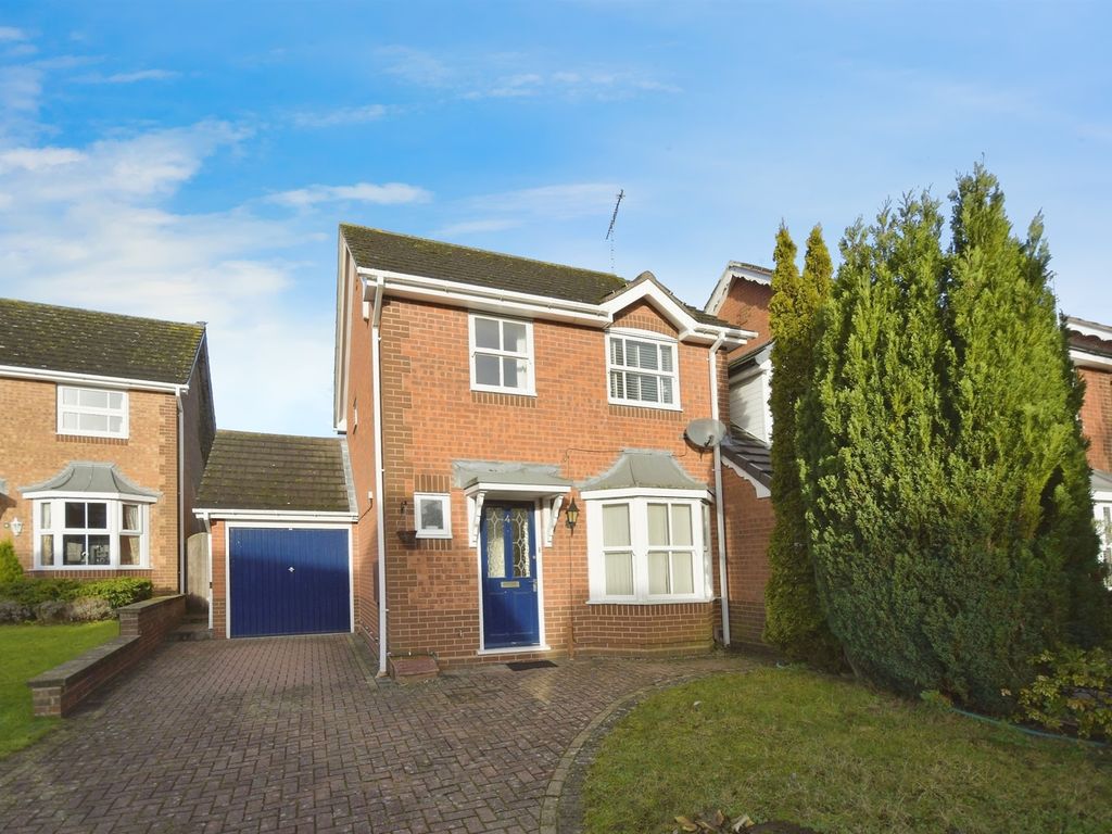 3 bed detached house for sale in Bird Close, Mansfield NG18, £235,000