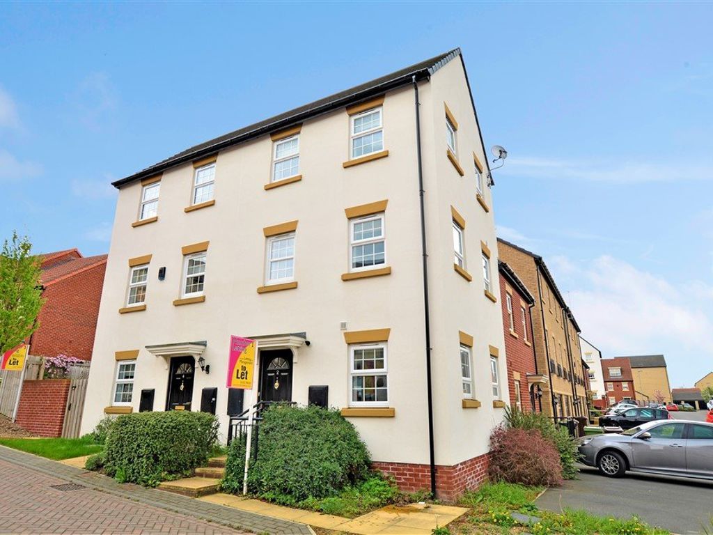 2 bed town house to rent in Barford Gardens, Ackworth WF7, £800 pcm