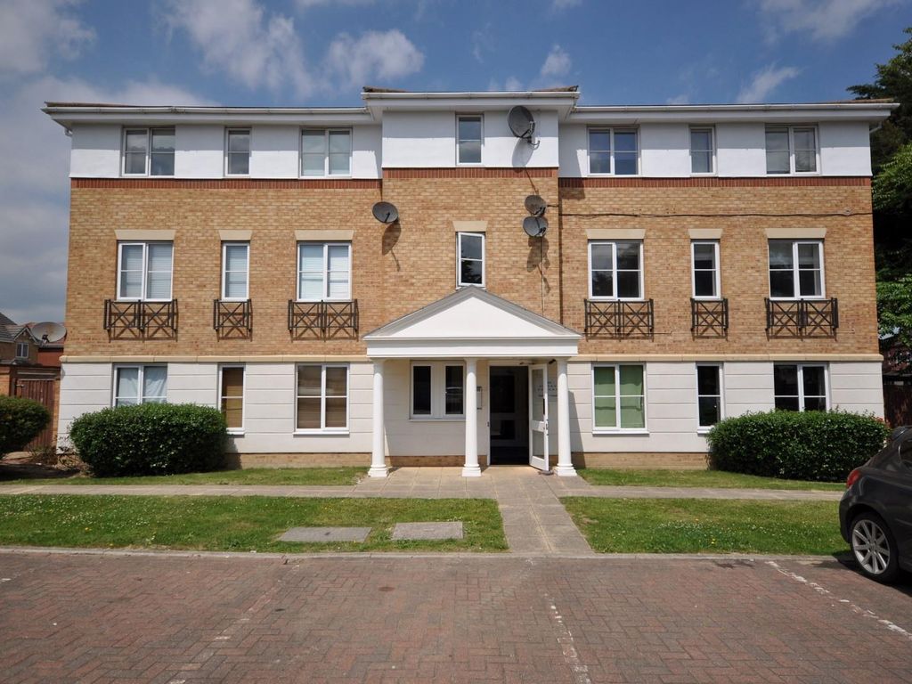 1 bed flat to rent in Bancroft Chase, Hornchurch RM12, £1,200 pcm