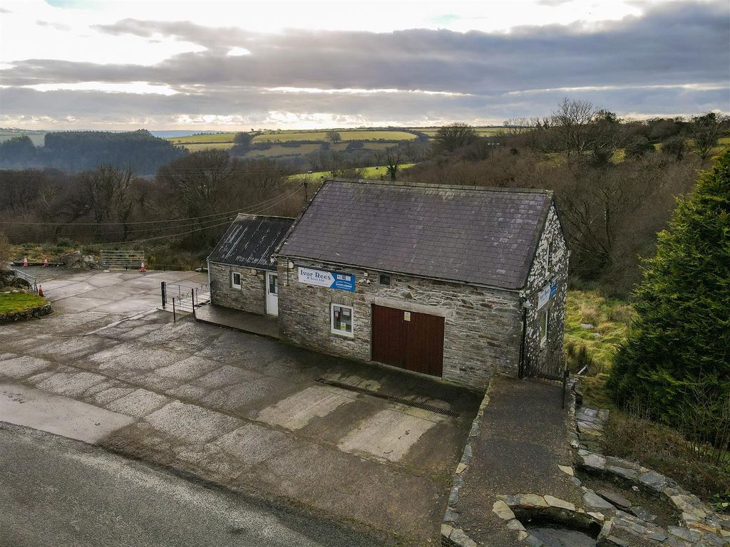 Commercial property to let in Maenclochog, Clynderwen SA66, £13,000 pa