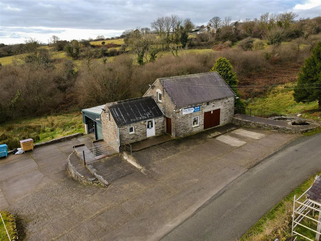 Commercial property to let in Maenclochog, Clynderwen SA66, £13,000 pa