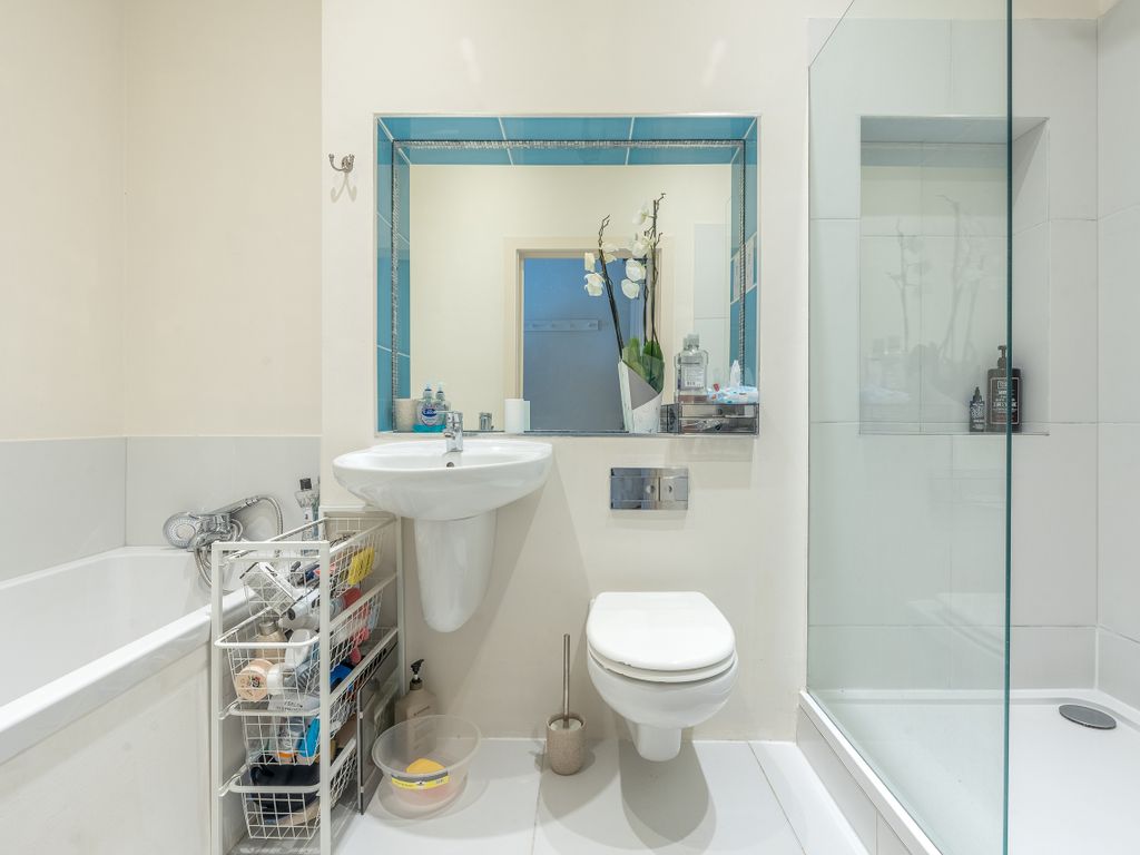 3 bed flat for sale in Cotham Road South, Cotham, Bristol BS6, £500,000