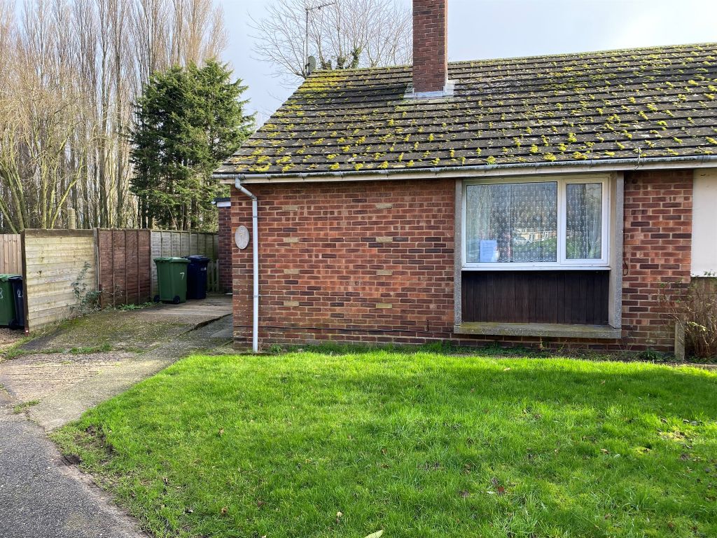 1 bed semi-detached bungalow for sale in Lode Avenue Bungalows, Upwell, Wisbech PE14, £120,000