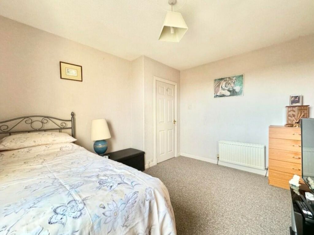 2 bed terraced house for sale in Park Avenue, Bonnybridge FK4, £124,995
