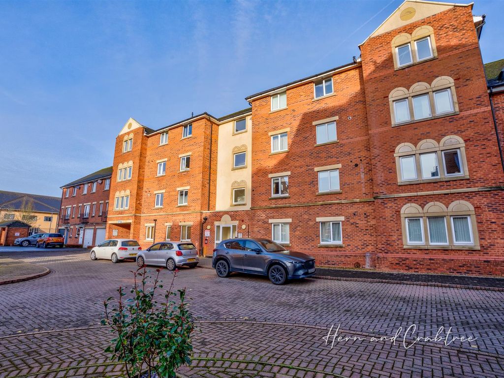 2 bed flat for sale in Clos Dewi Sant, Canton, Cardiff CF11, £195,000
