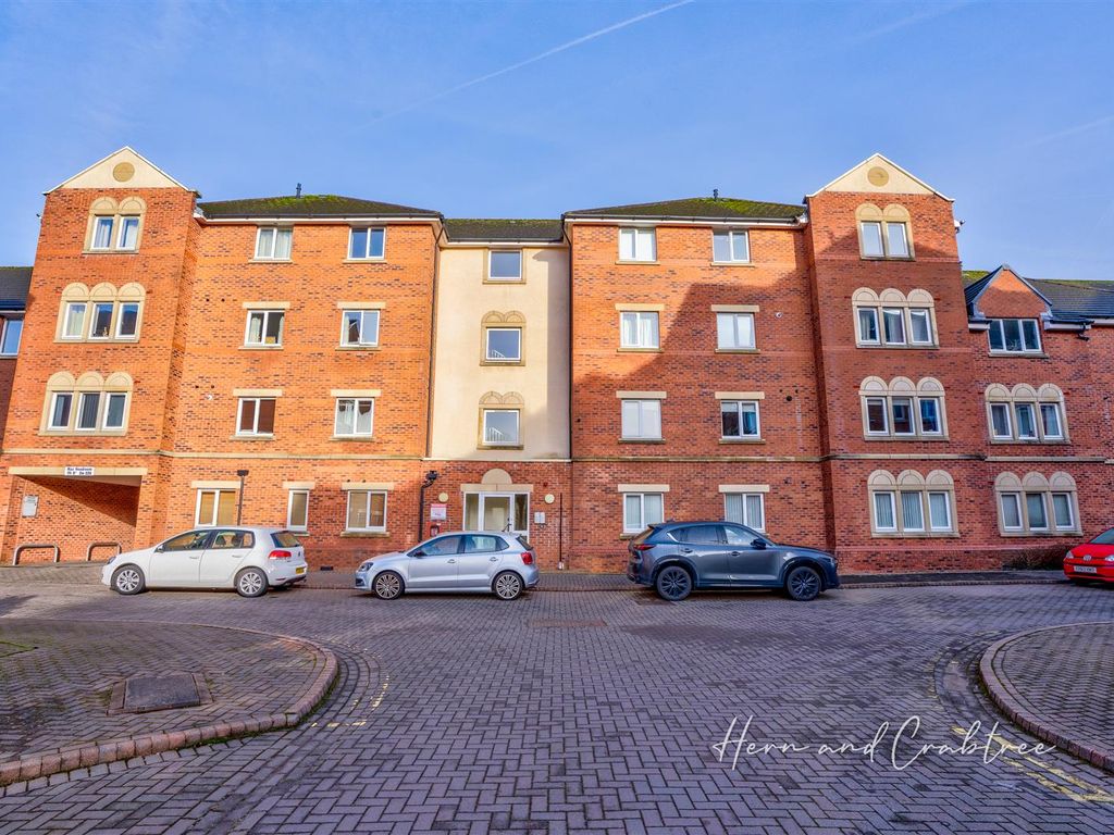 2 bed flat for sale in Clos Dewi Sant, Canton, Cardiff CF11, £195,000