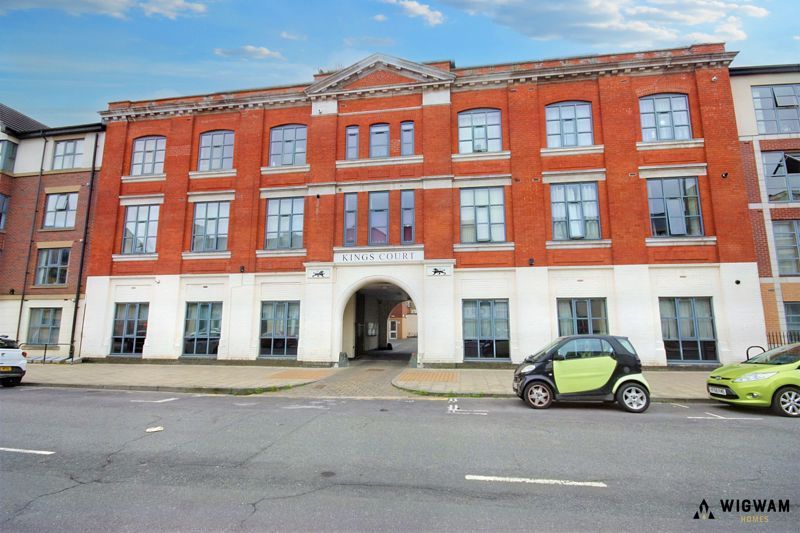 2 bed flat for sale in Wright Street, Hull HU2, £120,000