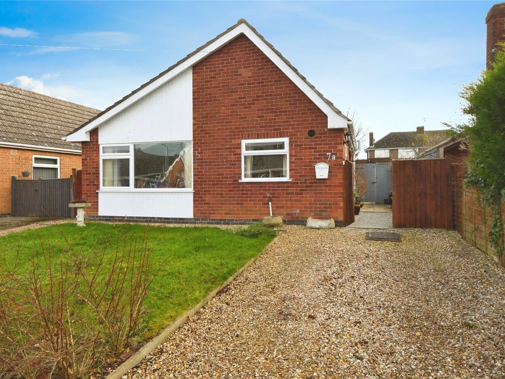 2 bed bungalow for sale in Almond Crescent, Waddington, Lincoln, Lincolnshire LN5, £215,000