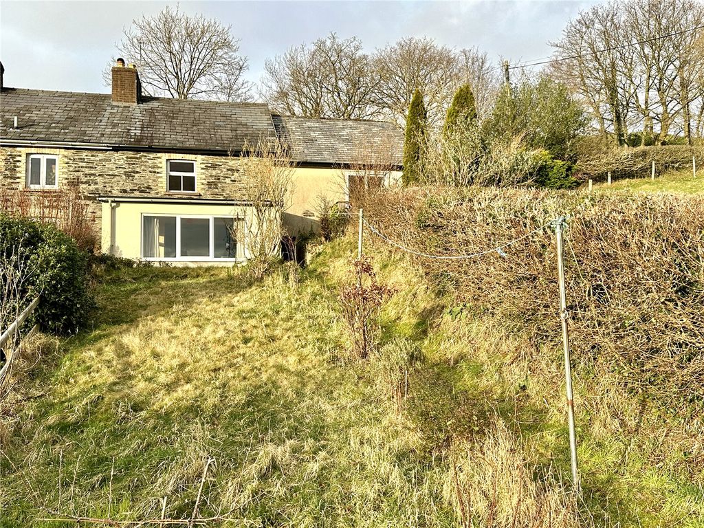 4 bed end terrace house for sale in Y Fan, Llanidloes, Powys SY18, £165,000