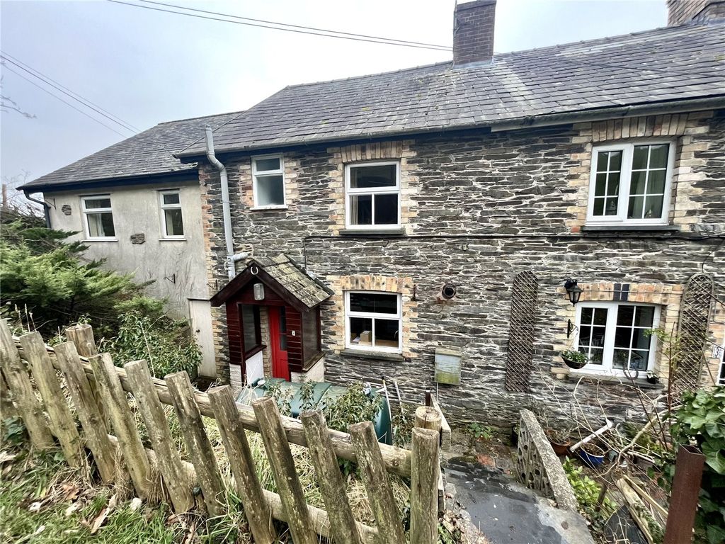 4 bed end terrace house for sale in Y Fan, Llanidloes, Powys SY18, £165,000