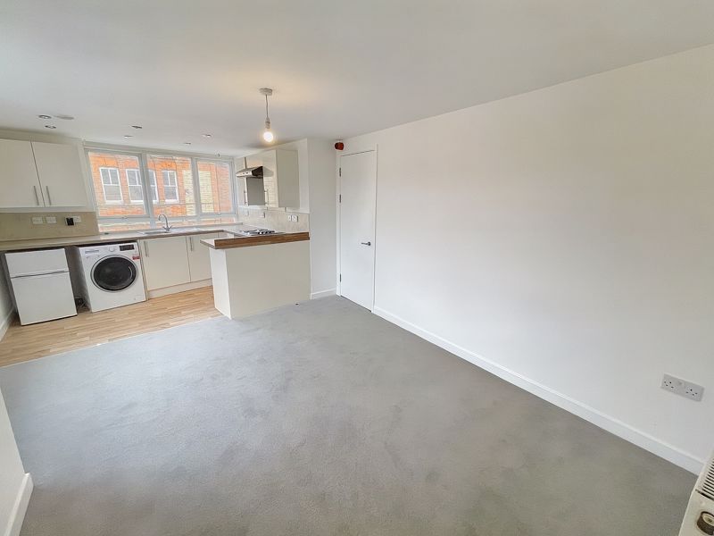 1 bed flat for sale in Queens Square, High Wycombe HP11, £148,950