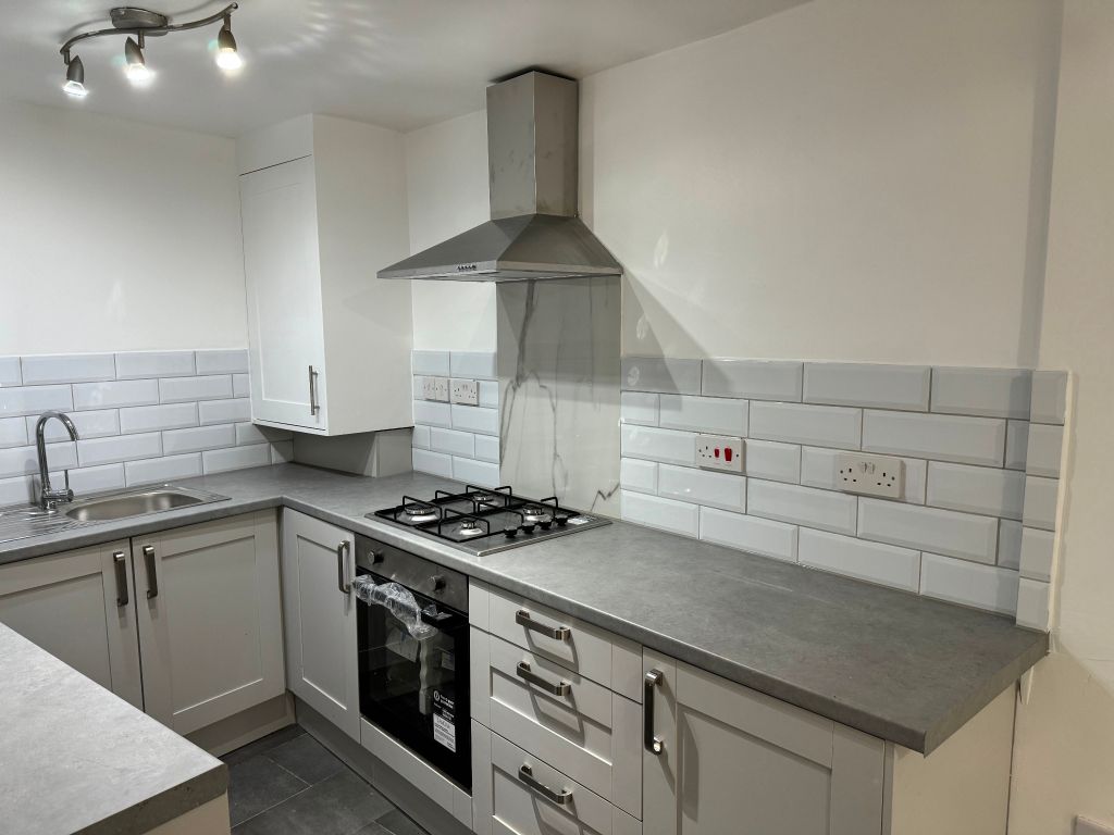 1 bed flat to rent in High Street, Thornton Heath CR7, £1,250 pcm