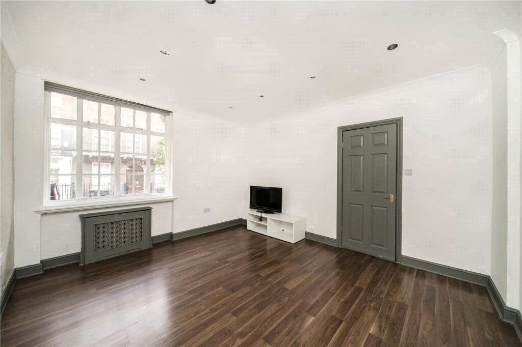 1 bed flat to rent in Quebec Court, Seymour Street W1H, £2,817 pcm