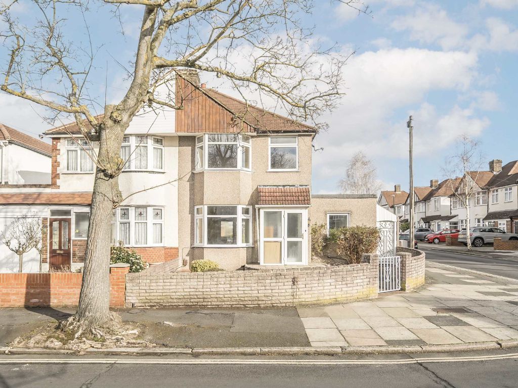 3 bed semi-detached house to rent in Lyndhurst Avenue, Whitton, Twickenham TW2, £2,450 pcm