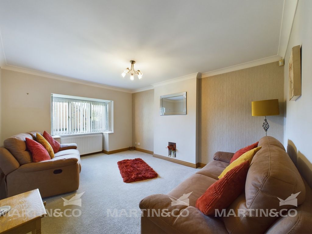 2 bed detached bungalow for sale in Windsor Close, Askern, Doncaster, South Yorkshire DN6, £170,000