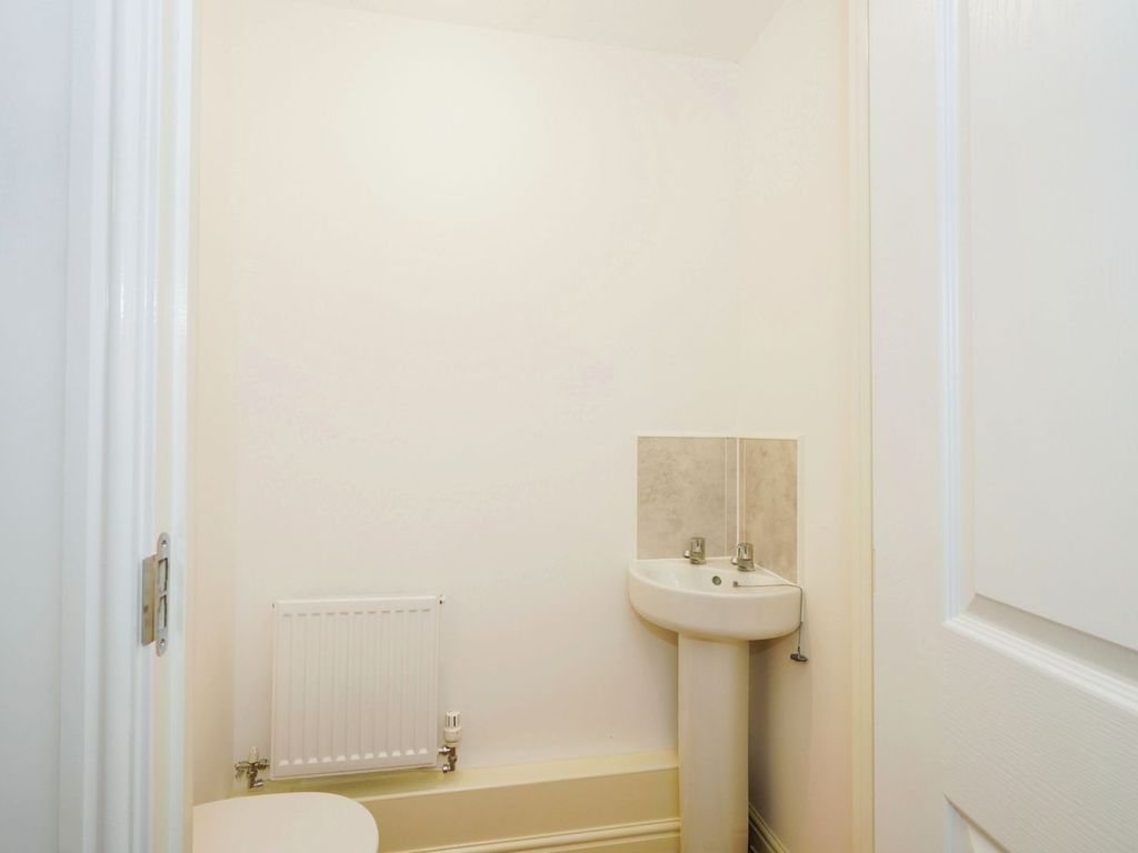 3 bed detached house for sale in Bushton Close - Badbury Park, Swindon SN3, £375,000