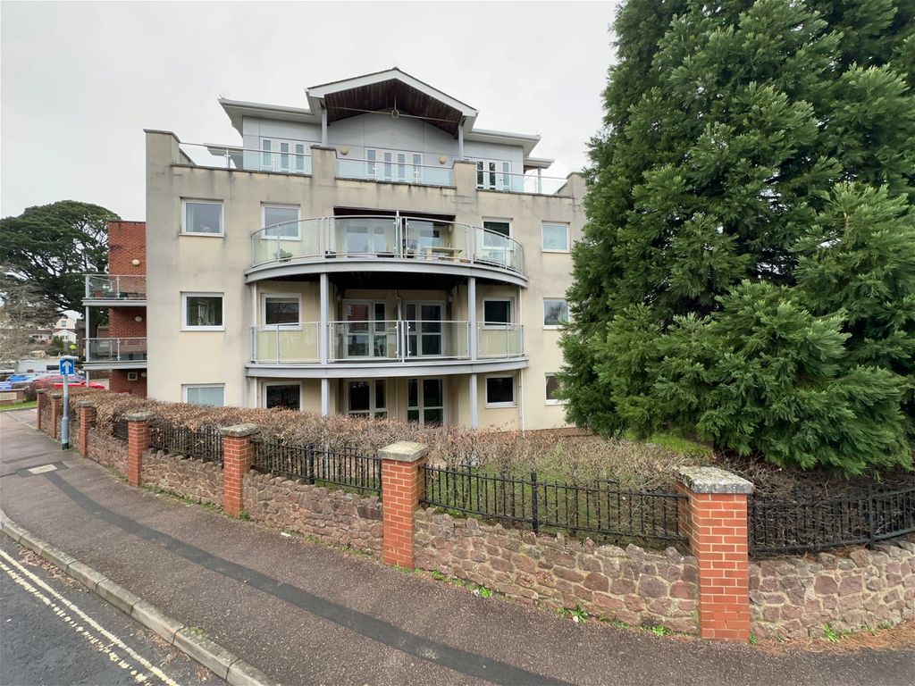 1 bed flat for sale in Fisher Street, Paignton TQ4, £129,950