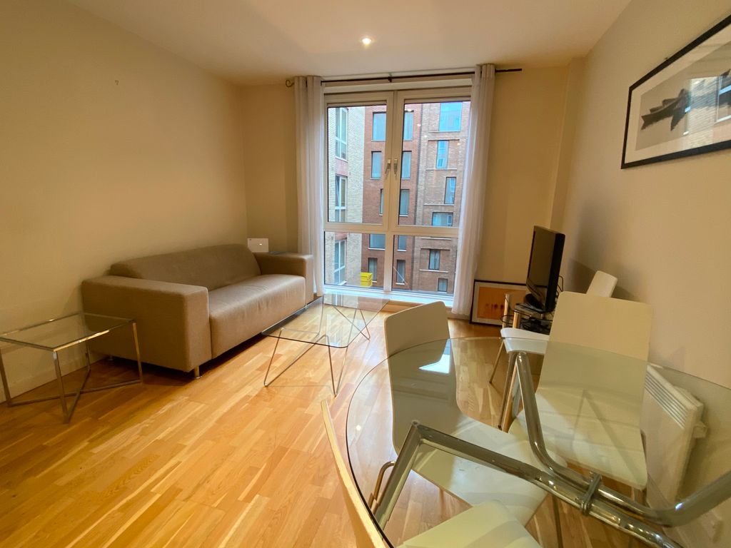 1 bed flat to rent in 10 Hosier Lane, Farringdon, London EC1A, £2,500 pcm