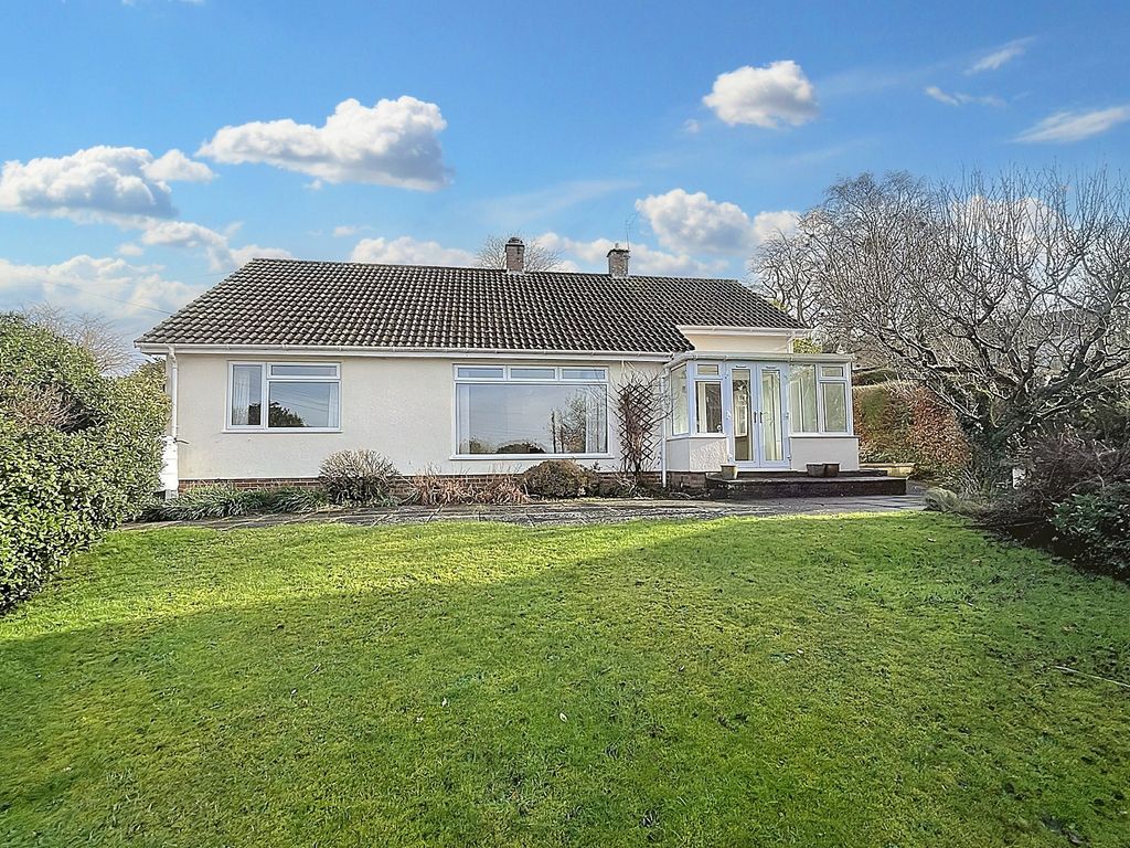 3 bed detached bungalow for sale in Oakridge Close, Sidcot, Winscombe, North Somerset. BS25, £625,000