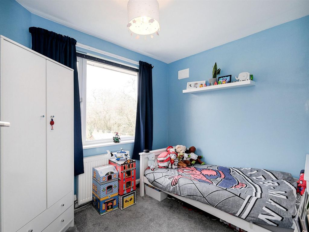 3 bed maisonette for sale in Kingsley Gardens, London E4, £350,000