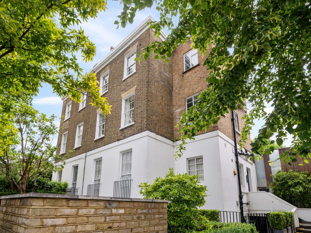 2 bed flat for sale in St Johns Wood Road, St John's Wood NW8, £770,000