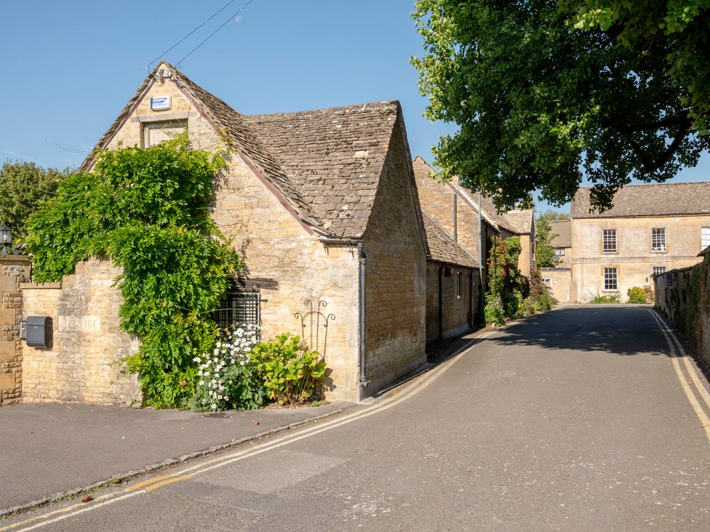 1 bed cottage to rent in Bow Lane, Bourton-On-The-Water, Cheltenham GL54, £1,100 pcm