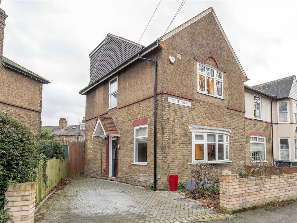 3 bed property for sale in Thorpe Crescent, London E17, £750,000