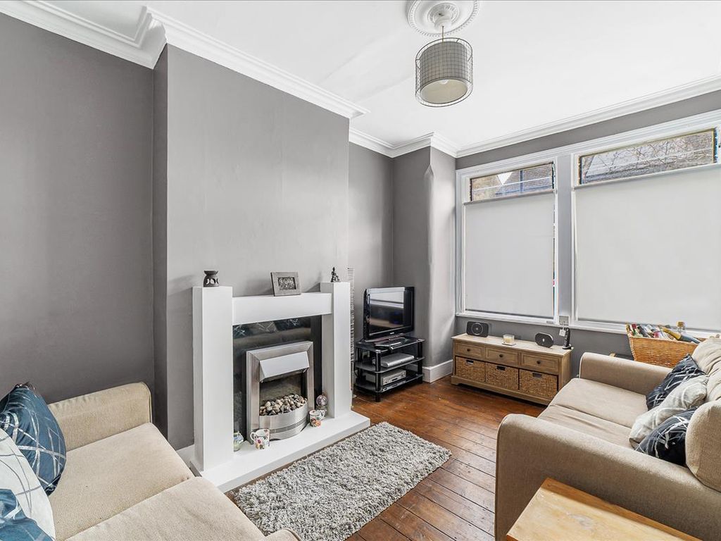 1 bed flat for sale in Osterley Park View Road, Hanwell, London W7, £360,000