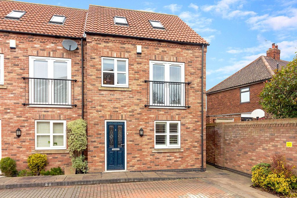 3 bed semi-detached house to rent in Holly Bank Close, York YO24, £1,700 pcm