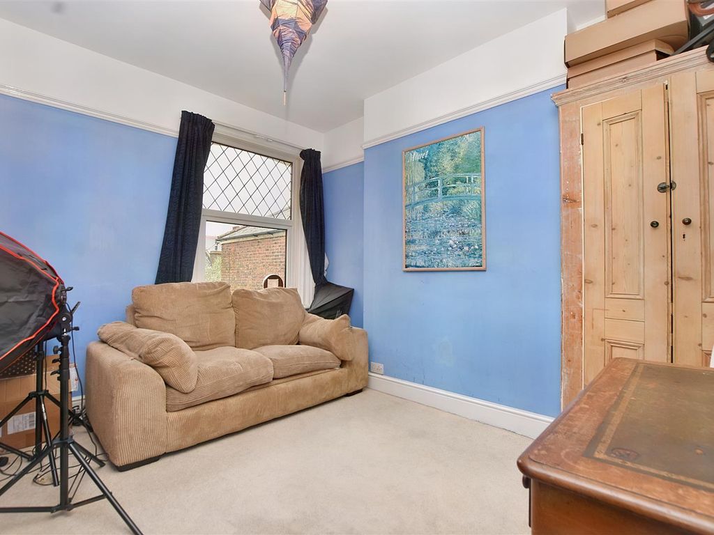 4 bed town house for sale in Vicarage Road, Old Town, Eastbourne BN20, £580,000