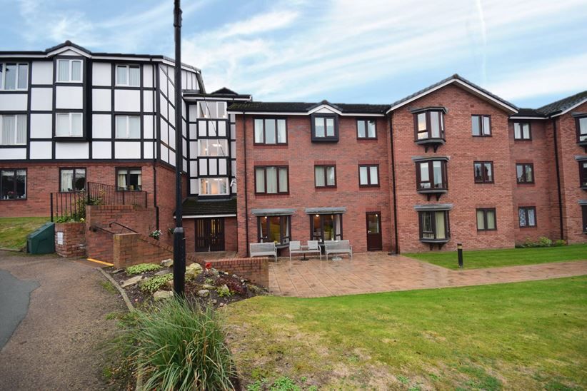 2 bed flat for sale in St. Johns Park, Whitchurch SY13, £70,000