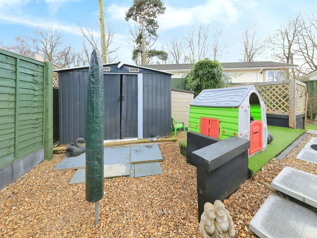 1 bed mobile/park home for sale in Pendeford Hall Lane, Bilbrook/ Coven, Wolverhampton WV9, £100,000
