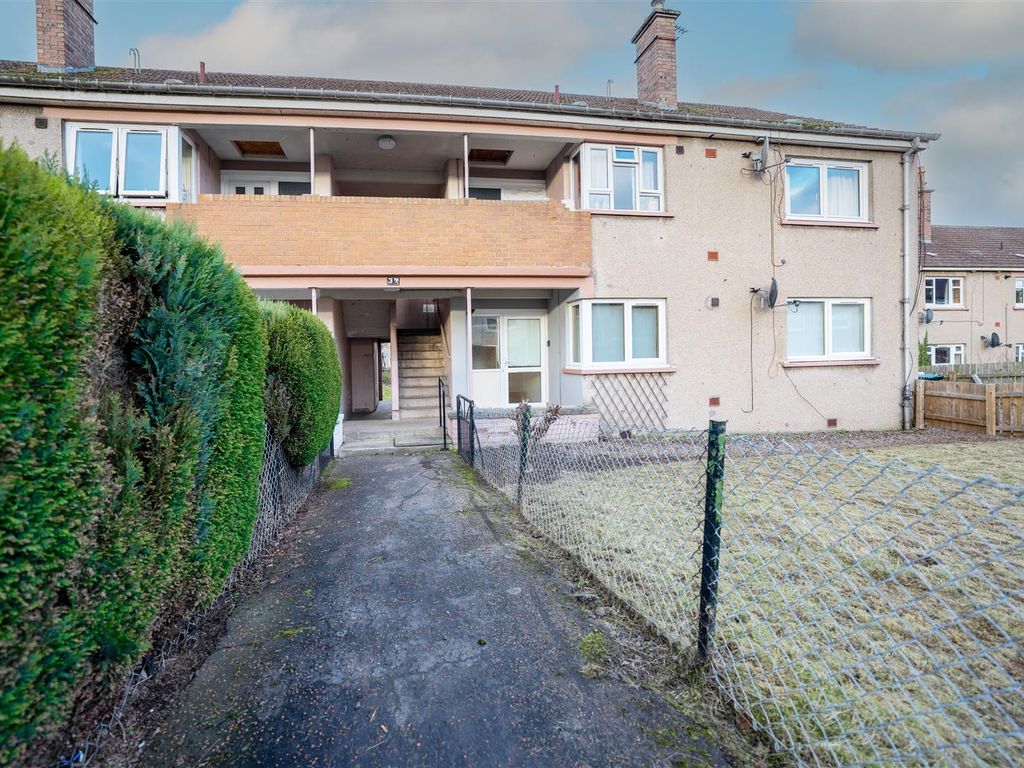 2 bed flat for sale in Logie Crescent, Perth PH1, £83,000